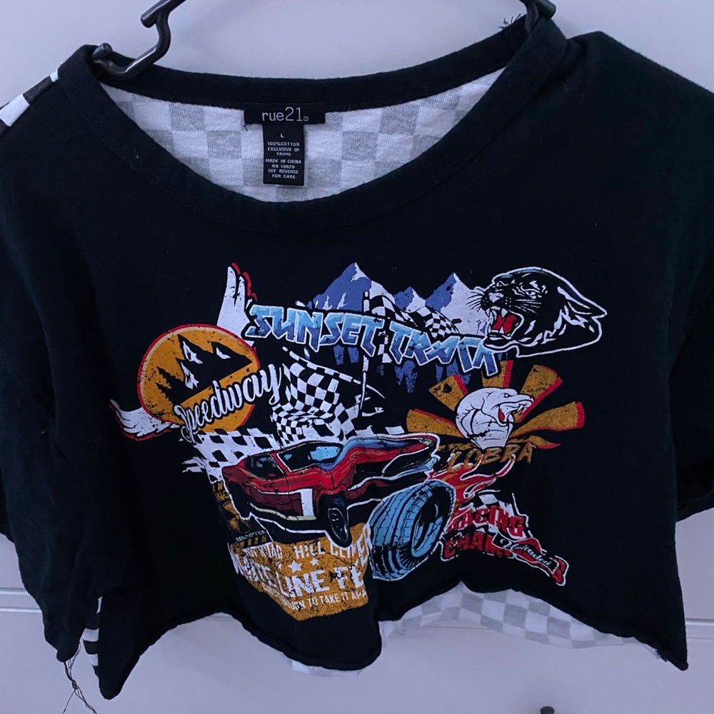 Graphic Crop Too